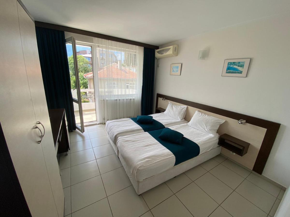 Lilia 2 Family Hotel Primorsko Exteriör bild
