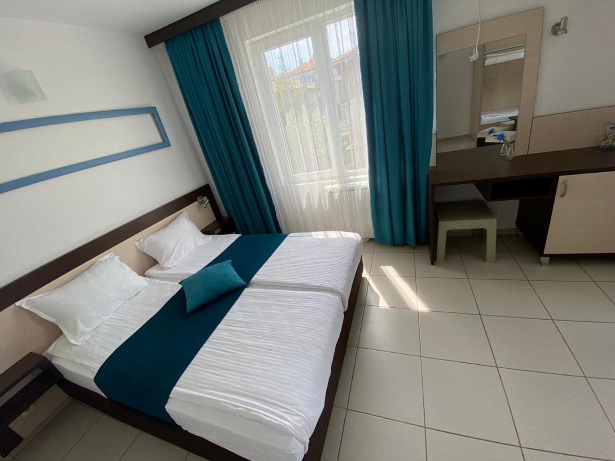 Lilia 2 Family Hotel Primorsko Exteriör bild