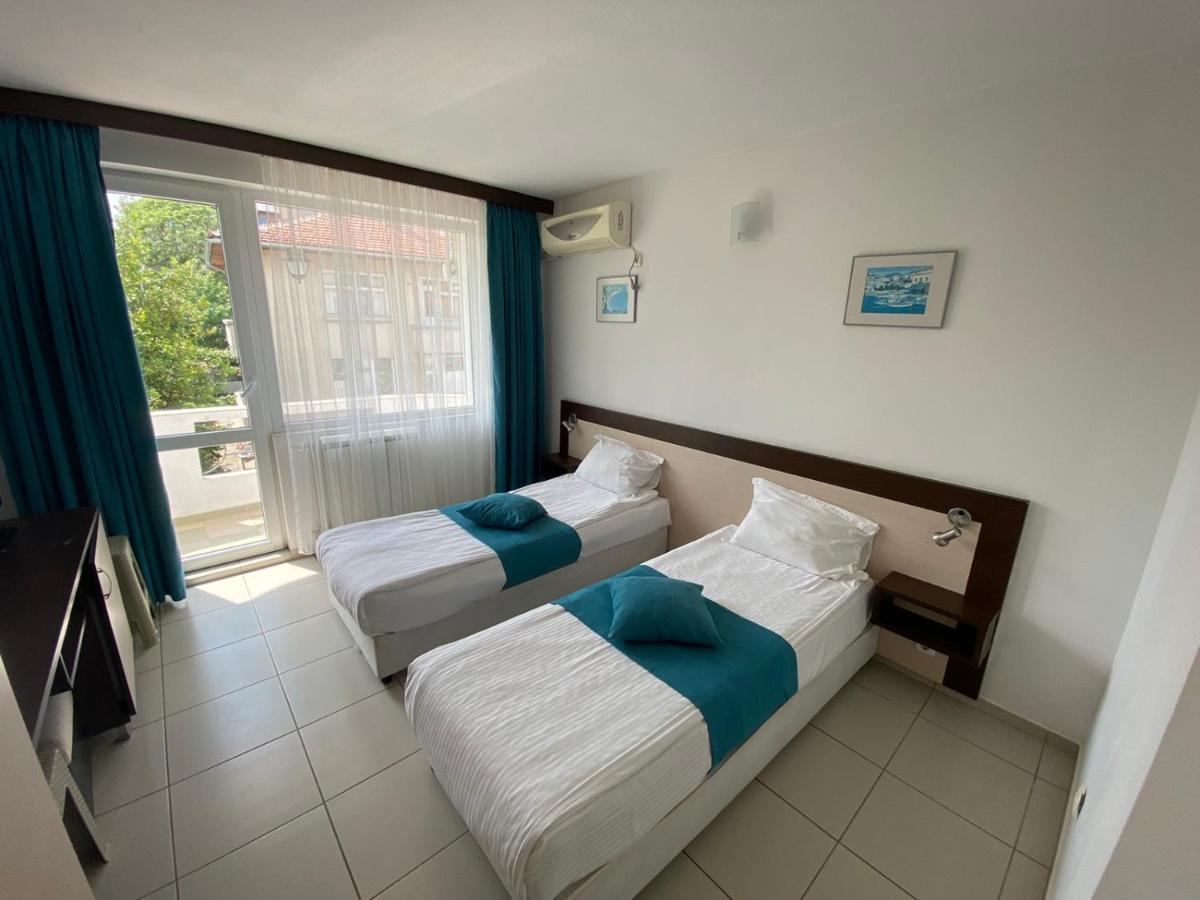 Lilia 2 Family Hotel Primorsko Exteriör bild