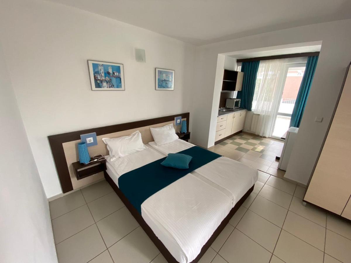 Lilia 2 Family Hotel Primorsko Exteriör bild