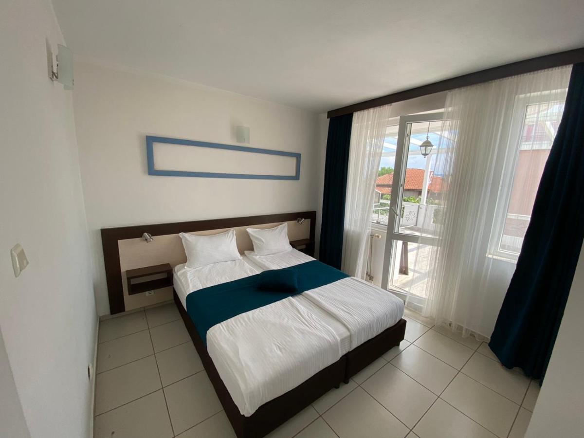 Lilia 2 Family Hotel Primorsko Exteriör bild