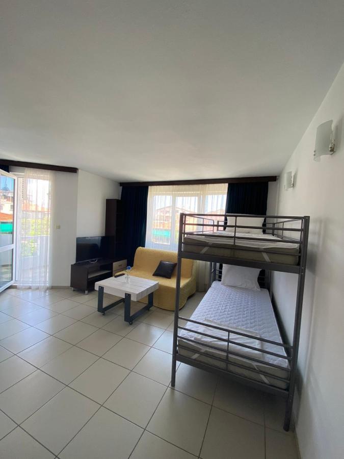 Lilia 2 Family Hotel Primorsko Exteriör bild