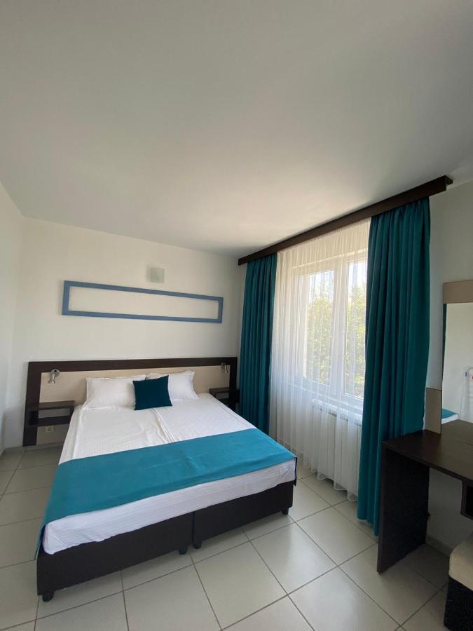 Lilia 2 Family Hotel Primorsko Exteriör bild