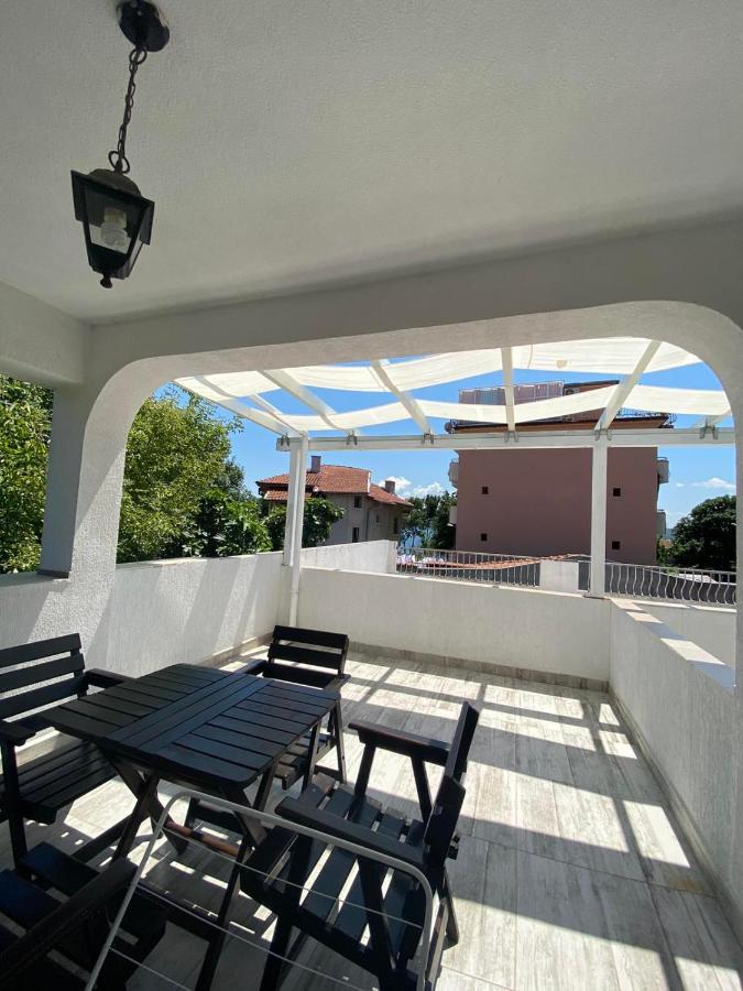 Lilia 2 Family Hotel Primorsko Exteriör bild